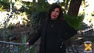 gwen jeune brunette avid for anal assfucking