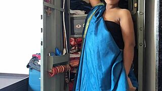 देसी मेड को बड़ा लंड ब्लोजॉब से एनेल क्रीमपाई मिलती है असफकिंग सेक्स में