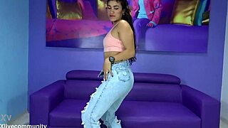 Latina milf Luna shows off big natural tits in live session