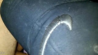 वे मुझे इस ओरल मम्मी सीन में रिच ब्लोजॉब देते हैं।