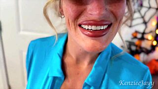 Blonde pizza delivery girl takes that big black cock deep and swallows cumshot 😈🍕