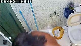 Camera Escondida Grava Vizinha Gostosa E Gordinha Se Depilando Sua Grande Buceta