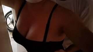 Este secreto sera entre tu y yo no se lo digas a tu padrastro y lo seguiremos haciendo cada vez que estemos solos en casa