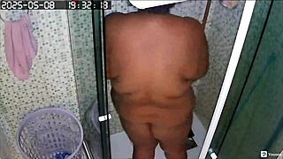 Camera Escondida Grava Vizinha Gostosa E Gordinha Se Depilando Sua Grande Buceta