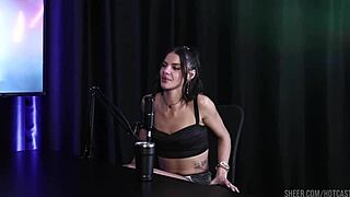 Melhores momentos da Debora Andrade com Vitoria Beatriz no Hot Cast - parte 2 watch on Sheer Red