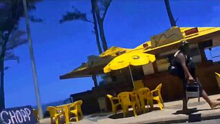 Fui de carona com motorista de app. Olha o que rolou com big clit blowjob in car.