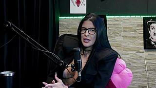 você nunca fodeu na mesa de sinuca? leticia braga dá buceta no avião e ganha buquês de flores