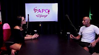 I feel so excited watching this negro top oficial make the delicious mulata suck his big pau gostoso on sheer red