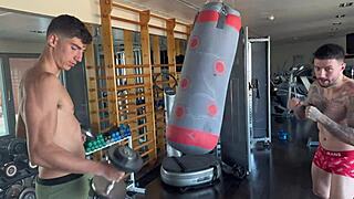 Doble Penetraci�n A Andrea Lux En El Gimnasio Con Big Cock Blowjob And Double Penetration Action