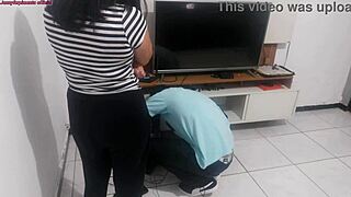 Dona De Casa Reclama Com O Técnico Que O Marido Não Percebeu Sua Lingerie Nova Ela Coloca E Pede A Opinião Do Técnico