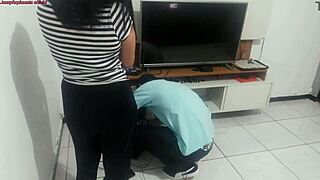 Dona De Casa Reclama Com O Técnico Que O Marido Não Percebeu Sua Lingerie Nova Ela Coloca E Pede A Opinião Do Técnico