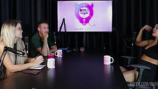 i'm dealing with these wild thoughts as a businesswoman in homemade video with girlfriend