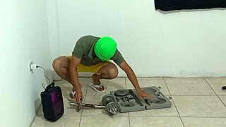 oy CUMPLIRE mi gran FANTASIA watching my hijastro in gym aerobics