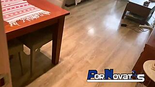 पॉर्नोवाटास की स्पैनिश माँ किचन में विक्टर ब्लूम के गुड स्पैनिश कॉक से सरप्राइज्ड होती है