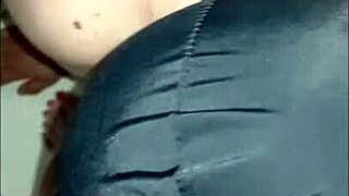 Ma�tresse kantalis humilie ebed et le souille with bondage and spanking in outdoor public.