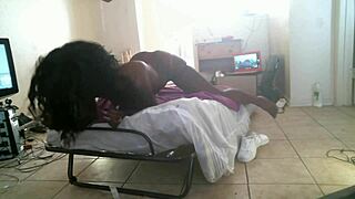 real sexy amateur hood milfs get naked and show pussy 😈