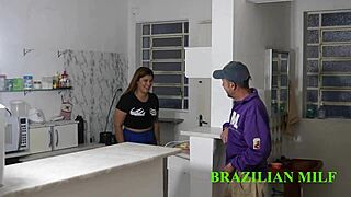 padrasto pauzudo fode a enteada na cozinha sem camisinha video completo no red sheer!