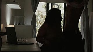 modelo porno gets fucked in home office by smaller roommate with big cock