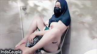 Stepsister and stepbrother lick pussy in cowgirl riding with loud moaning creampie but skip the panties and leggings for naked doggystyle