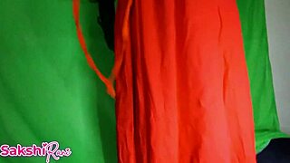 देसी विलेज स्टीपमॉम बेडरूम लिंगरी में स्टीपसन के साथ हार्ड फकिंग डॉगीस्टाइल के बाद कपड़े बदलती है