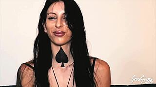 Analeya brune ténébreuse adore le sexe hard! Big tits French milf slut in brutal European anal assfucking!