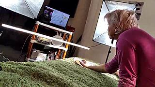 Dekho Aimee hot MILF aka AimeeParadise, married cocksuckers ki queen, big cock ko deepthroat karti hai!