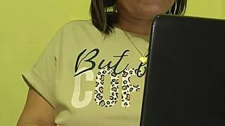 Curvy BBW milf flashes big natural tits and teases in leggings before wet striptease play