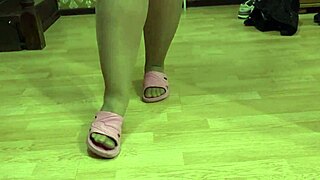 Curvy MILF Tries On Shoes And Boots For Foot Fetish In Nylon Pantyhose Solo