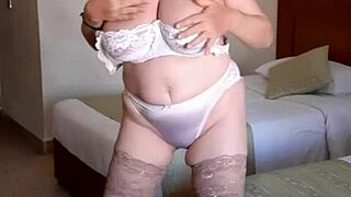 Hot gilf LOVES bbc and play with HUGE dildo!