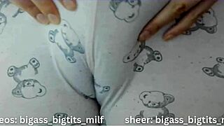 Cameltoe visible in my pajama bottoms