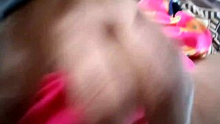 सजेस्टिव देसी इंडियन मेड होममेड हार्डकोर एक्शन में स्टेमी एनकाउंटर्स का हिंट देती है।