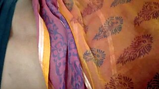 सुबह की डॉगीस्टाइल चुदाई में खूबसूरत इंडियन बीवी किचन में झुकी हुई