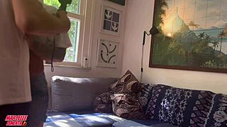 cliente me filmou fudendo essa estrela pornô madura porque é o fetiche dele engolindo porra