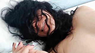 हॉट लैटिना मिल्फ एनल कास्टिंग पहली बार इंटरव्यू में क्लोज अप ऑर्गेज्म