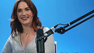 WOW SIRI DAHL FINGERS HAIRY PUSSY TO ORGASM IN CLOSEUP!