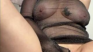 I'm fingering my milf wife pussy and loving every sexy moment