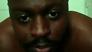 hey take off my glasses mid-dance explain fave workout pose