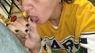 Married milf begs no creampie during sloppy cum-guzzling blowbang!!