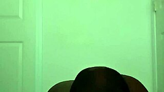 pausing my dance to explain favorite workout pose without glasses