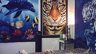 MAXXX LOADZ POUNDS ITALIAN MILF'S SHAVED PUSSY MACHINE STYLE