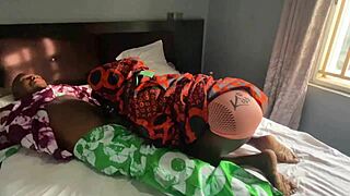 शर्मीली मुस्लिम सौतेली माँ की गंदी गांड जोरदार चुदाई