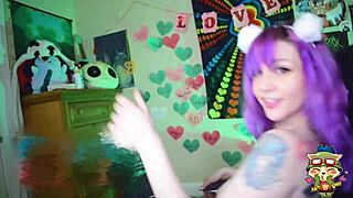 Big ass milf cums hard in camshow!