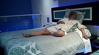 At motel big cumshot hits hairy pussy then anal plea