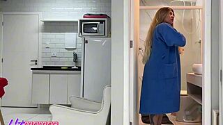 milf samira moans in hot brazilian threesome bath