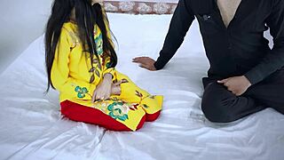 Stepmom fucked shopkeeper's cock instead of paying cash