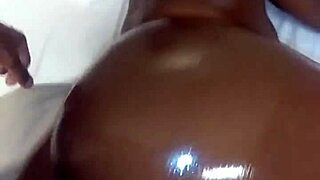 Damn That Big Booty Ebony Takes BBC Sideways Sexy!