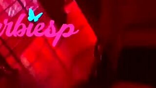 FUI DE TESÃO NA BALADA E DEI RAPIDINHA NO BANHEIRO COM LATINA